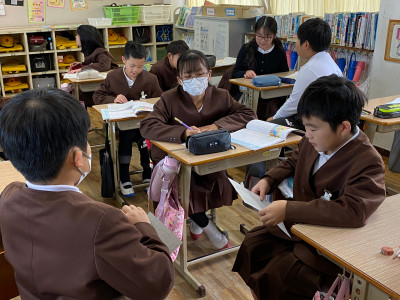 819ef3db-05b2-4eb7-a8cd-31ca7f1a497f