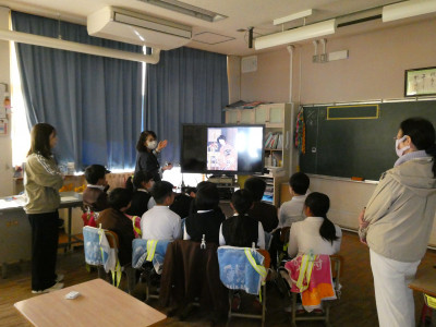 988e0dc9-045a-40d7-b317-a7d765af9fcc